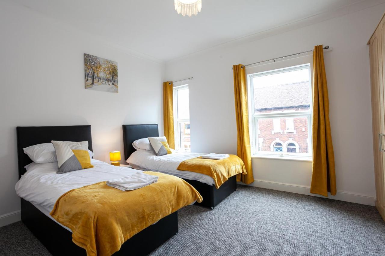 Stay Comfortable-City Centre Location- Sleeps Up To 9 Stoke-on-Trent Exterior foto